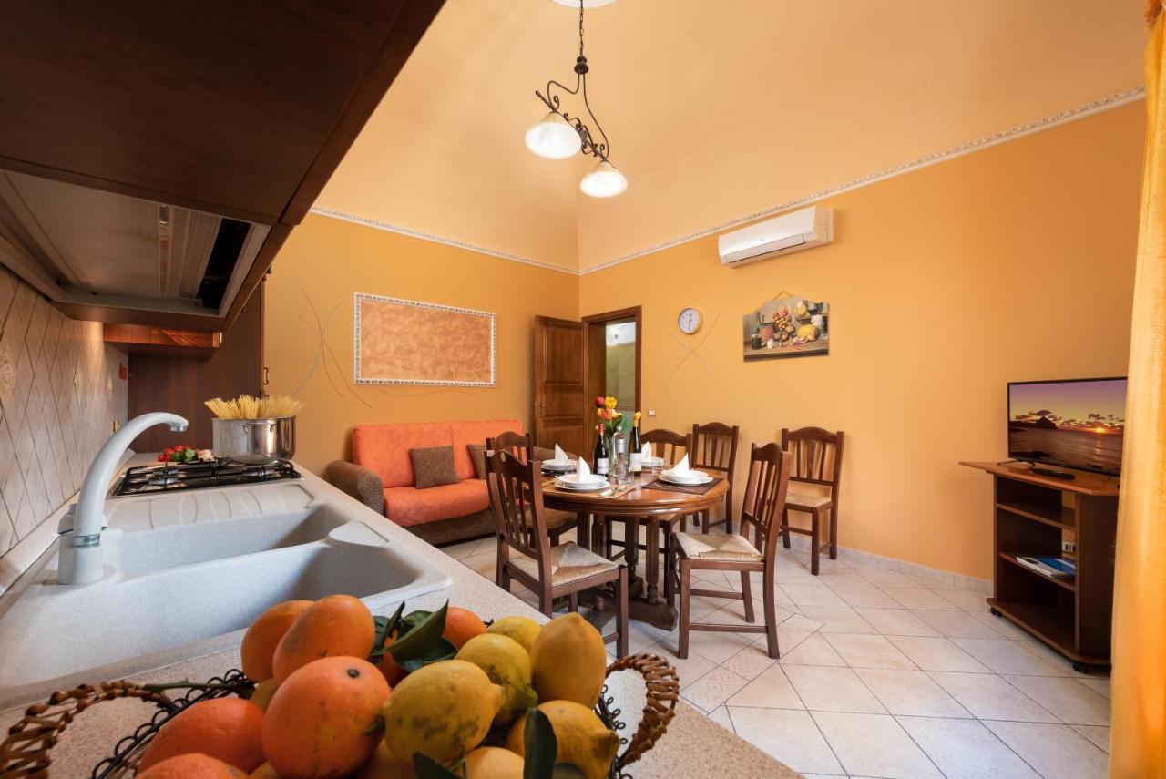 I Tre Golfi - Appartamenti A 300 Mt Dal Mare ซานวิโต โลคาโป ภายนอก รูปภาพ